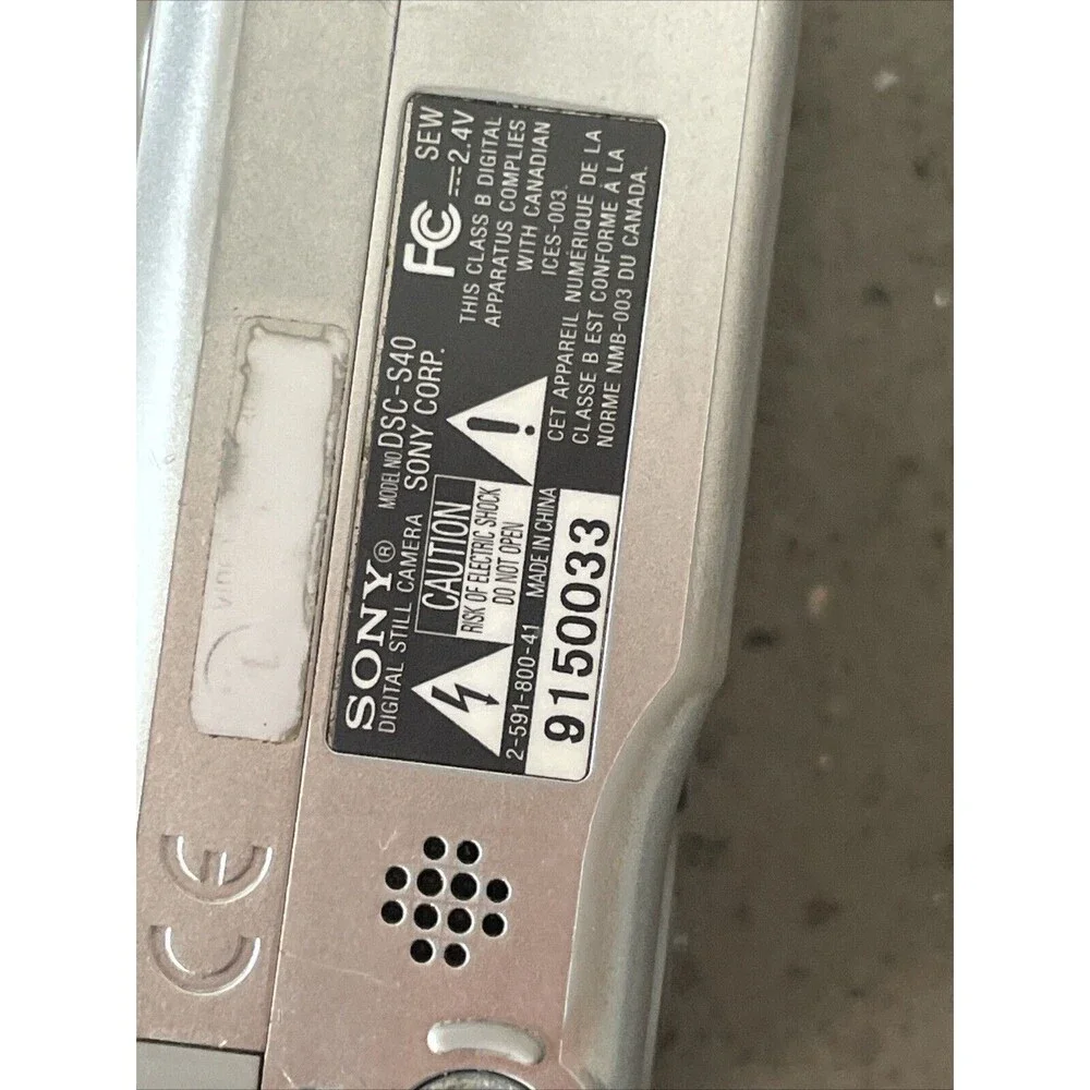 Sony Cyber-shot DSC-S40 4.1 MP Digital Camera Carl Zeiss 3X Zoom Parts Only